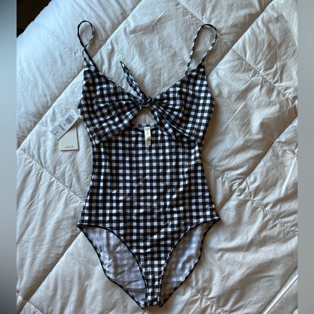 Never worn Aritzia checkered bodysuit!